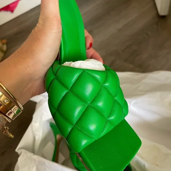 BOTTEGA VENETA
Parakeet Green Quilted Leather Padded Mule Heels Sandals 38 38.5 - Picture 6 of 8